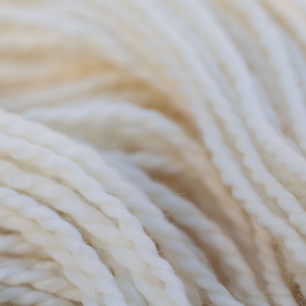 Rossy - Worsted - 5 skeins per bag - 100% Superwash Merino - Image 2