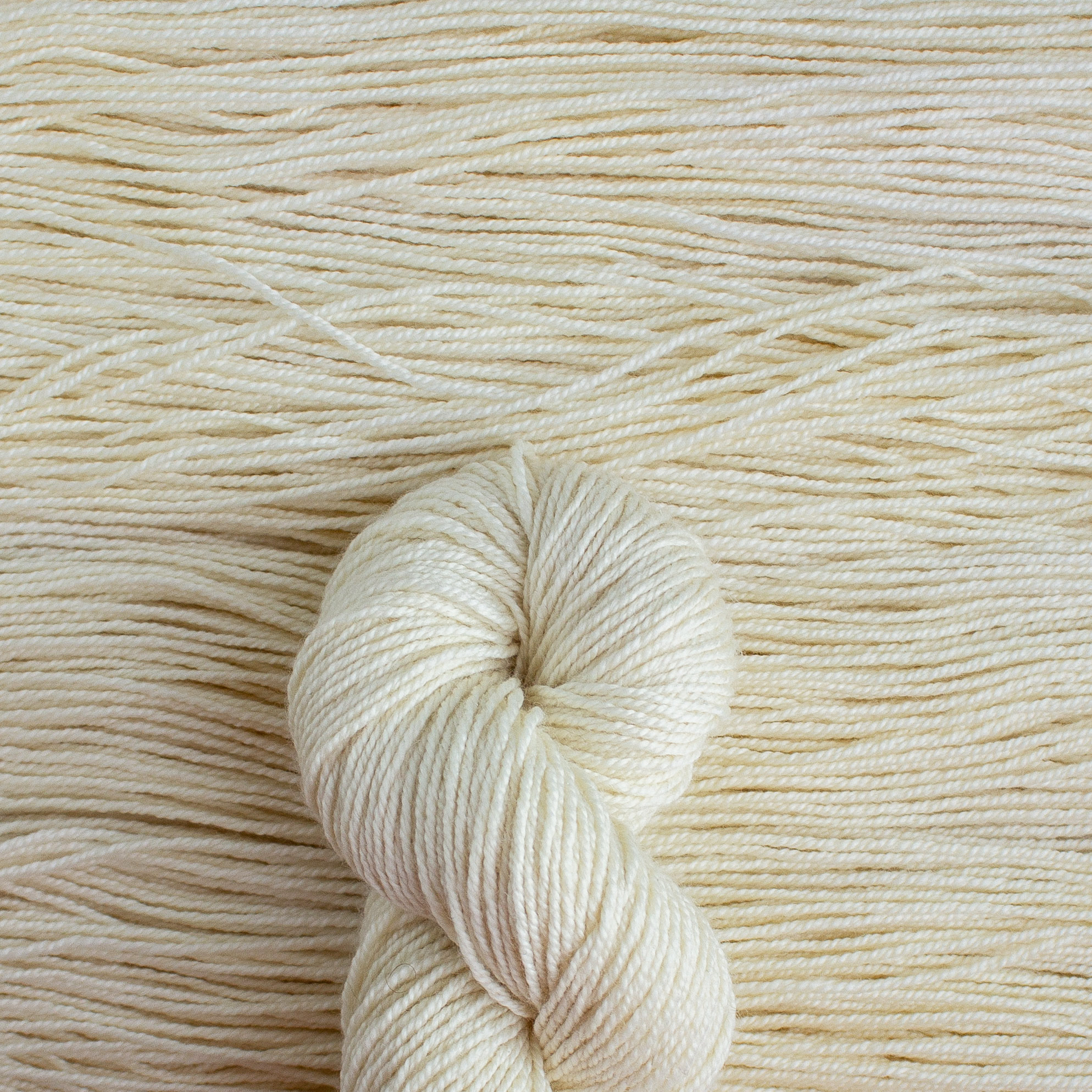Coppelia - DK - 10 skeins per bag - Fine Merino & Cashmere